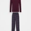 Pier One Pijama - Bordeaux/Dark Blue 2 Pier One Pijama - Bordeaux/Dark Blue -Ropa De Hombre Ventas 06bef4272d46448cb28fb055f1c1000a