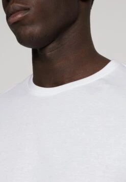 Pier One 3 Pack - Camiseta Básica - White/Black/Light Grey -Ropa De Hombre Ventas 122d0709c72e447f82ad50ef09ab3779