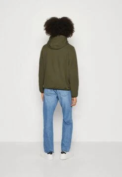 Pier One Impermeable - Olive 10 Pier One Impermeable - Olive -Ropa De Hombre Ventas 201a940e9ad84ffa9c0c24c0039d760e