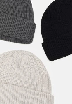 Pier One Unisex 3 Pack - Gorro - Black/Dark Grey/Off-White/ -Ropa De Hombre Ventas 227c946f16e945278f07dcddf0a935a2