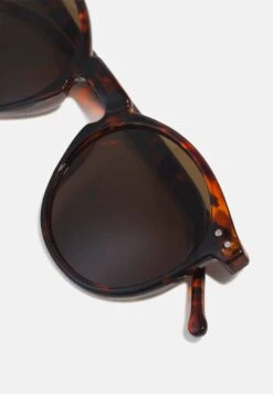 Pier One Unisex - Gafas De Sol - Brown 9 Pier One Unisex - Gafas De Sol - Brown -Ropa De Hombre Ventas 26e07efe07764ddc9c9f270b284b10af