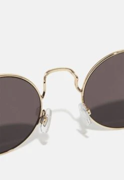 Pier One Unisex - Gafas De Sol - Gold-Coloured/Black -Ropa De Hombre Ventas 2fd3f25d94564e8bb121d70969d920fe