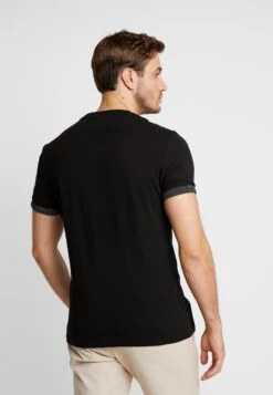 Pier One Camiseta Estampada - Black -Ropa De Hombre Ventas 4bc7dac6a83247babe0ce95cafc113a2