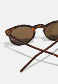 Pier One Unisex - Gafas De Sol - Brown 8 Pier One Unisex - Gafas De Sol - Brown -Ropa De Hombre Ventas 4d7d9630382746238e9be682dedba03d