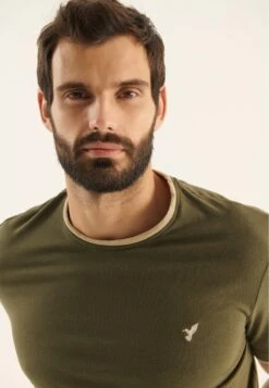Pier One Camiseta Básica - Olive -Ropa De Hombre Ventas 670d8674b231491396bff7a21b43dc27
