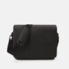 Pier One Big Messenger Bag - Bandolera - Black -Ropa De Hombre Ventas 7ddcf6c58a914522af50734462d06ee0