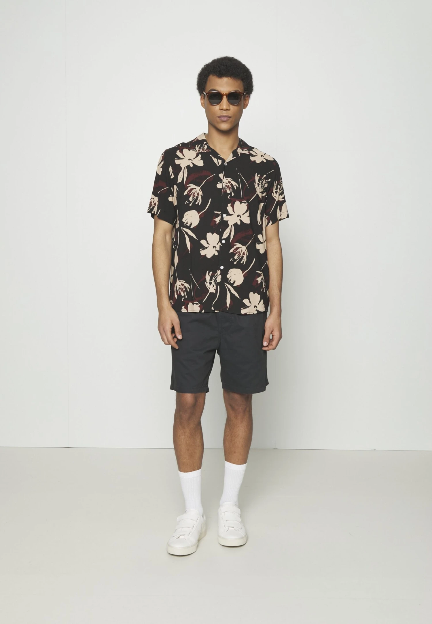 Pier One 2 Pack - Shorts - Olive/Black 3 Pier One 2 Pack - Shorts - Olive/Black