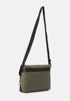 Pier One Bandolera - Olive -Ropa De Hombre Ventas 8ad418b21f864308806e377e69579260