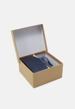 Pier One Set - Corbata - Dark Blue -Ropa De Hombre Ventas 9f0c9c901ffb47ccaba643bd0838aa41