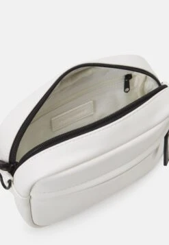 Pier One Bandolera - Off-White -Ropa De Hombre Ventas a2619c7895f24a3ab66e56835805561a