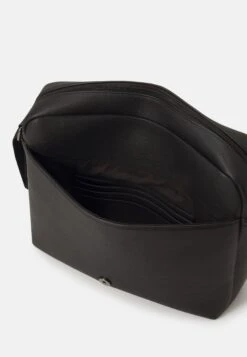 Pier One Big Messenger Bag - Bandolera - Black -Ropa De Hombre Ventas bd8bc0c71e68430e9951a6fd9a3e8f72