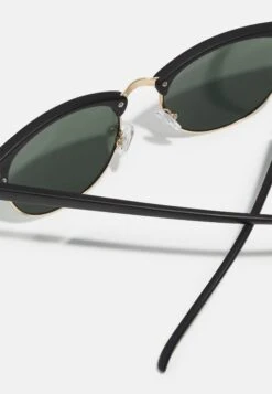 Pier One Unisex - Gafas De Sol - Black/Green -Ropa De Hombre Ventas e1f96fdeaeb540b5afa394ab48bca716