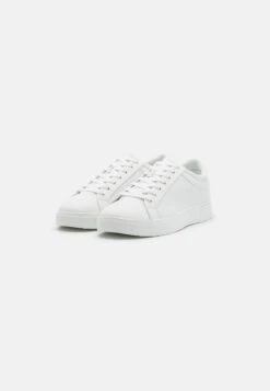 Pier One Unisex - Zapatillas - White -Ropa De Hombre Ventas e4e9fc73f039481da9b3fd7fb92b2553