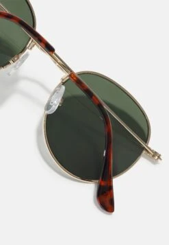 Pier One Unisex - Gafas De Sol - Gold-Coloured/Green -Ropa De Hombre Ventas e92d3af19b37403e9750478796cb172c