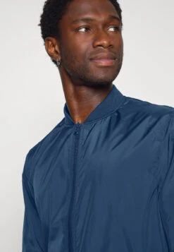 Pier One Chaquetas Bomber -Dark Blue 11 Pier One Chaquetas Bomber -Dark Blue -Ropa De Hombre Ventas f471d7cddf4d4350a56d062a538415d3